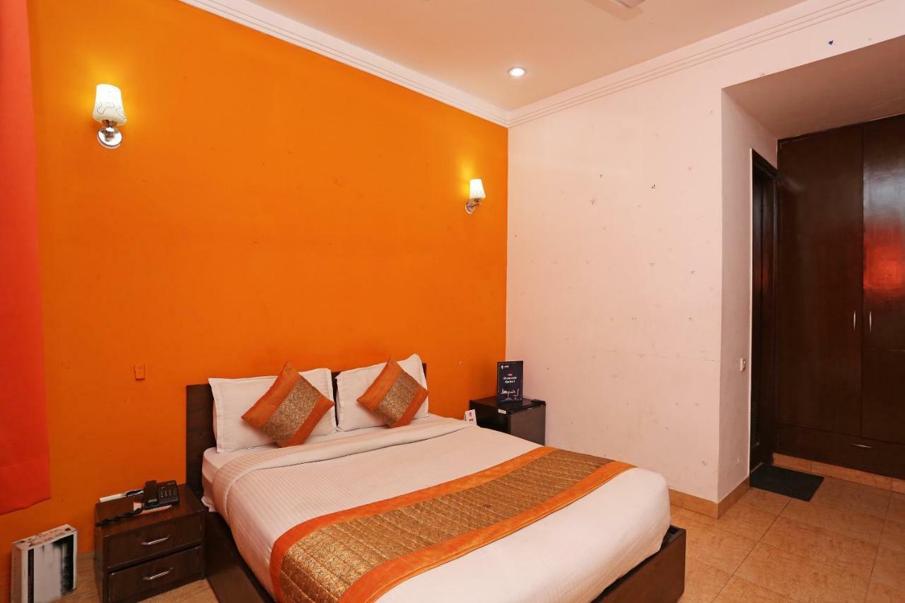 Oyo 8822 Sector 31 Hotel Gurgaon Exterior photo